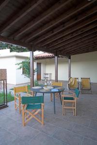 A seating area at Villa Sophia