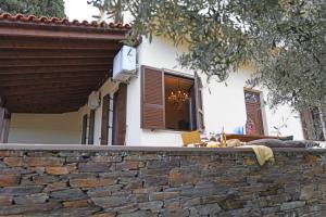 The building in which the holiday home is located