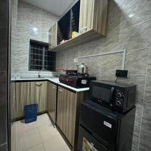 Kuchyň nebo kuchyňský kout v ubytování SATELLITE APARTMENT The Classic Studio 7