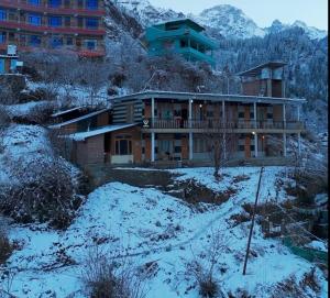 冬天的Yellowjackets Hostel Tosh