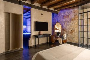 A television and/or entertainment centre at Guccia home