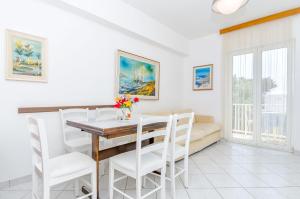 Fotografie z fotogalerie ubytování Apartmani Smiljana v destinaci Živogošće