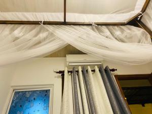 Φωτογραφία από το άλμπουμ του Tropical Room light σε Galle