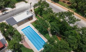 Bazén v ubytování New apartment with 3 bedrooms, for 6 persons & 7 min from Maya train nebo v jeho okolí