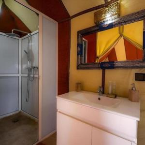 Koupelna v ubytování Luxury Trippers Camp