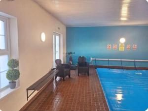 Hồ bơi trong/gần Luxury spacious room +18 ảnh