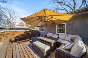 Gallery image of 3BR Overland Park Home with Patio and Waterfall Pond in Overland Park
