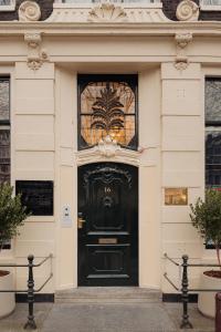 Mặt tiền/cổng chính của Adam's Canal House