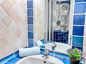 Ένα μπάνιο στο Spiaggia e borgo - la tua casa a Castelsardo +22 φωτογραφίες