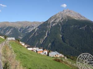 Gallery image of Stilvolles Engadinerhaus in Vna +6 photos