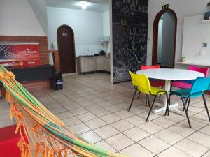 Kuchyň nebo kuchyňský kout v ubytování Quarto FIRST CLASS econômico DUPLO
