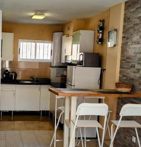 A kitchen or kitchenette at Apartamento Gasparot