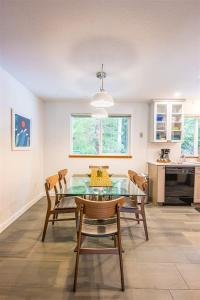 Kuchyň nebo kuchyňský kout v ubytování PA West Side Paradise