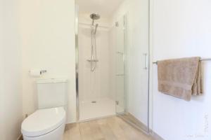 Kopalnica v nastanitvi Hotel Ker Alberte