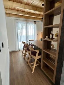Kuchyň nebo kuchyňský kout v ubytování Black Chalet