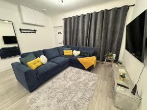 TV a/nebo společenská místnost v ubytování Modern 3 Bed near ExCel-Big Ben
