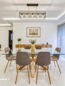 Gallery image of Luxury 2BR Apt just off Sliema Promenade in Il-Gżira taʼ Forti Manoel