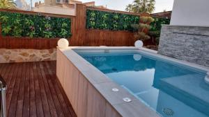 Bazén v ubytovaní Sunny Villa with Private Pool in Calpe + Enclosed Garden alebo v jeho blízkosti
