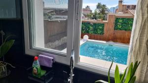 Bazén v ubytovaní Sunny Villa with Private Pool in Calpe + Enclosed Garden alebo v jeho blízkosti