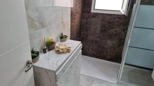 Kúpeľňa v ubytovaní Sunny Villa with Private Pool in Calpe + Enclosed Garden