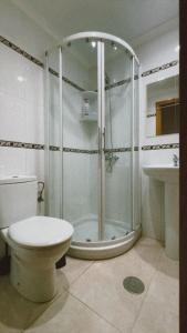 Et badeværelse på Apartamento Fana + 2 billeder