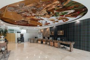 Vstupní hala nebo recepce v ubytování The Palm Loft Modern Comfort with a Fully Equipped Kitchen