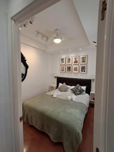 A bed or beds in a room at Old Town, City Center Apartment Premium with PARKING