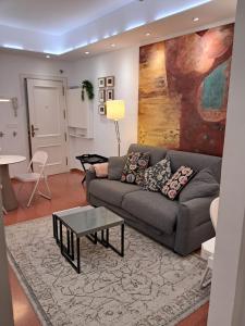 A seating area at Old Town, City Center Apartment Premium with PARKING