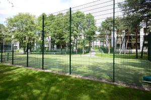 Tenis alebo squash v ubytovaní Dom & House - Apartamenty Nadmorski Dwór alebo jeho okolí