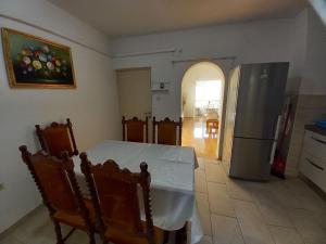Kuchyňa alebo kuchynka v ubytovaní Apartments Marija Sabina