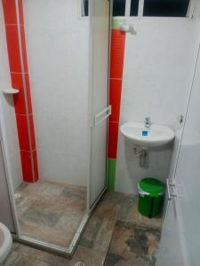 Apartamentos privados y habitaciones individuales en el centroにあるバスルーム