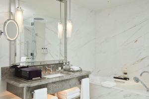 Vannituba majutusasutuses Londoner Grand, a Luxury Collection Hotel, Macau