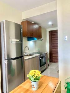 Η κουζίνα ή μικρή κουζίνα στο Hidden Gem at Cebu's Tallest Tower