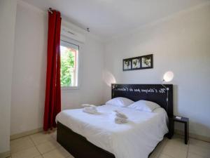 Posteľ alebo postele v izbe v ubytovaní Apartment in Azille near Lac de Jouarres