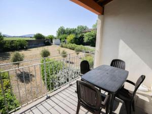Balkón alebo terasa v ubytovaní Apartment in Azille near Lac de Jouarres