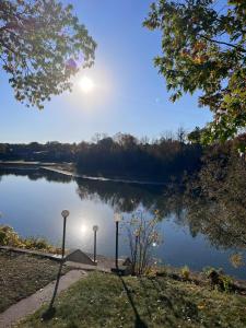 Fotografie z fotogalerie ubytování Wasaga Riverside Retreat v destinaci Wasaga Beach