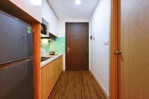 Apartment Luxury - Infinity Pool by Center City的厨房或小厨房