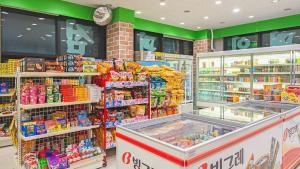 Supermarket nebo jiné obchody v  prázdninového domu nebo okolí