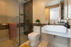 Apartment Luxury - Infinity Pool by Center City的一间浴室