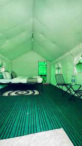 Fotografie z fotogalerie ubytování Himalayan Riverside Swiss Cottages Manali #riverside #big garden #parking #bonffire #music #budget friendly #adventure v destinaci Manāli