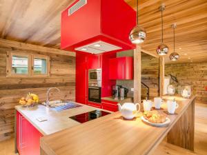 Chalet 4**** pour 10, spa, proche pistes La Clusaz - FR-1-304-303 주방 또는 간이 주방 사진 13개 이상