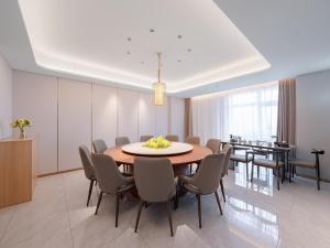Prostor za sedenje u objektu 东莞塘厦高铁南站锦江都城酒店
