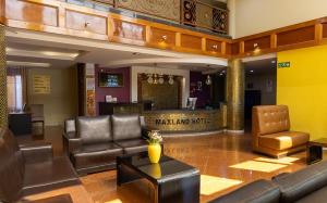 Maxland Hotel的休息区