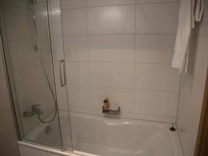 Koupelna v ubytování Apartment in Veysonnaz near Ski Lift + 32 fotografií