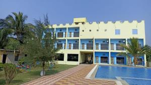 Bazén v ubytování Star Inn Beachfront Resort nebo v jeho okolí