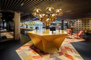 Posezení v ubytování The Florian Amsterdam Schiphol Airport, WorldHotels Crafted