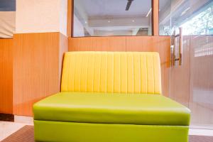 FabExpress Utsav Residency - Nr Panvel Railway Station的休息区