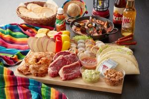 キャンプ場の敷地内または近くでの食事または食べ物