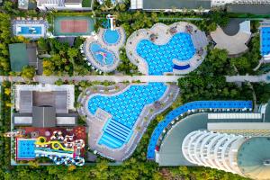 Bazén v ubytování Delphin Imperial Lara nebo v jeho okolí