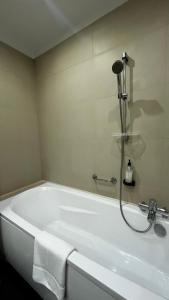 Łazienka w obiekcie B&B HOTEL Bytom